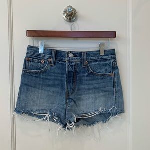 LEVI’S wedgie shorts
